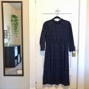 MIDI DRESS OF NAVY LACE (NWOT)